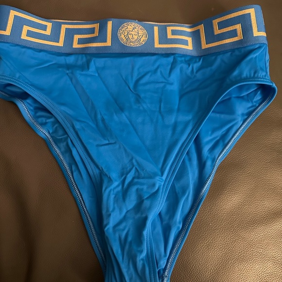 Versace Greca bikini - Picture 4 of 5